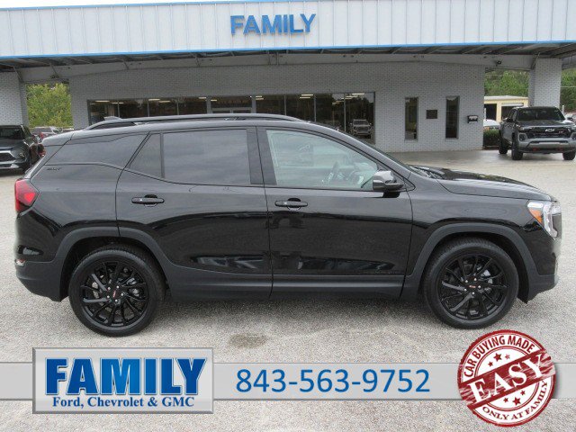 New 2024 GMC Terrain SLT w/ Infotainment Package II