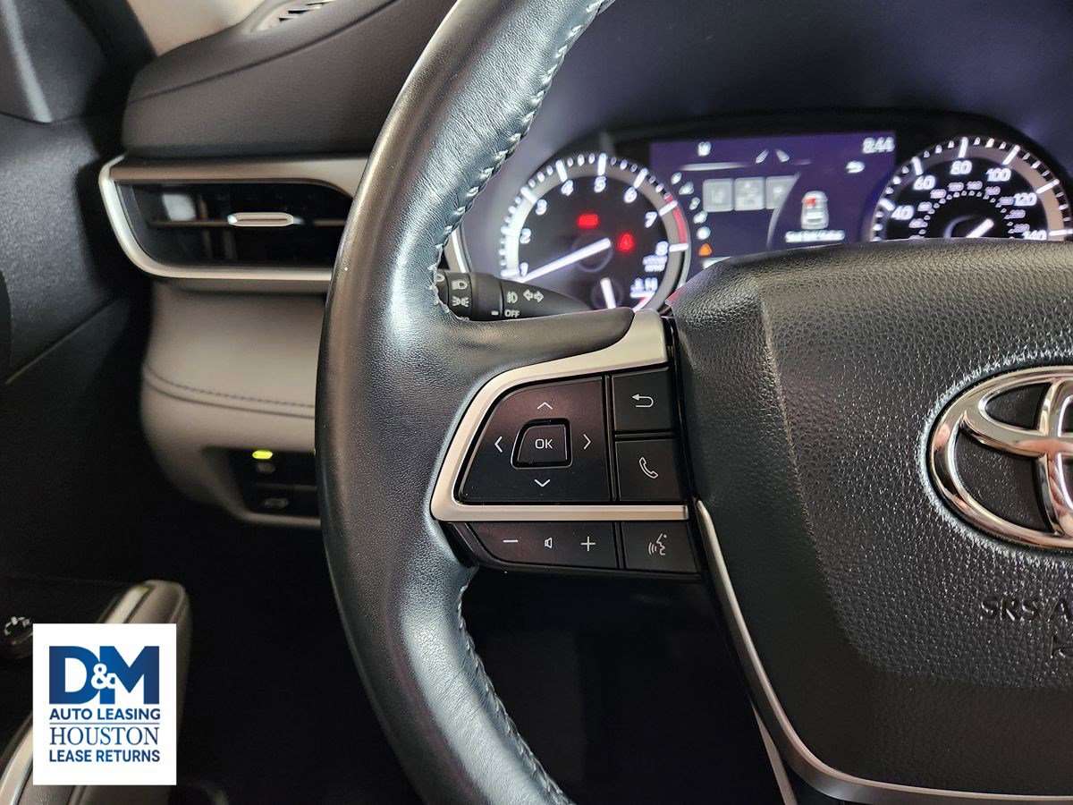 Used 2022 Toyota Highlander XLE image 37