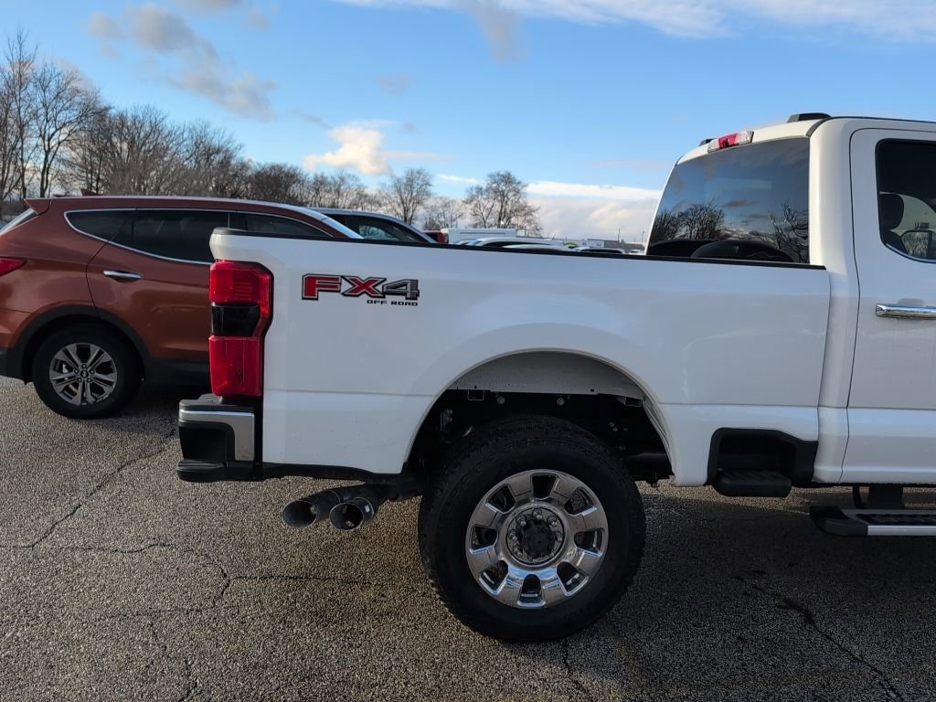 Used 2025 Ford F350 Lariat image 13