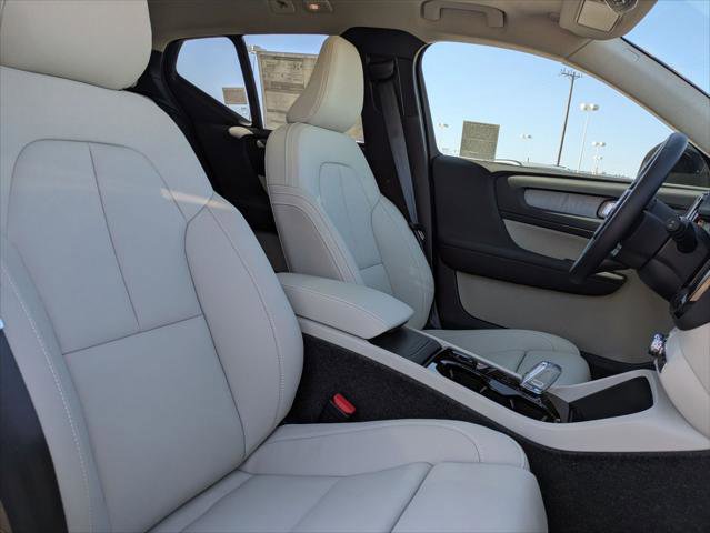 New 2026 Volvo XC40 B5 Plus w/ Protection Package Premier image 14