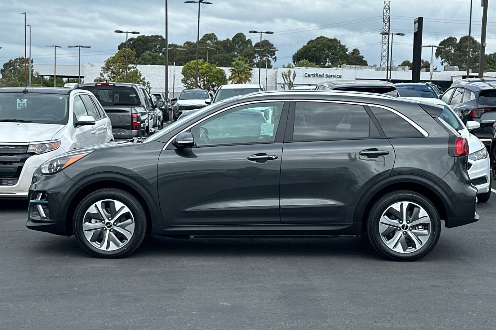 Used 2022 Kia Niro EX Premium image 9