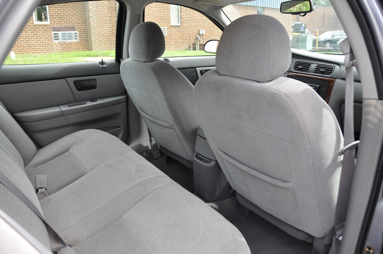 Used 2006 Ford Taurus SEL FWD image 24