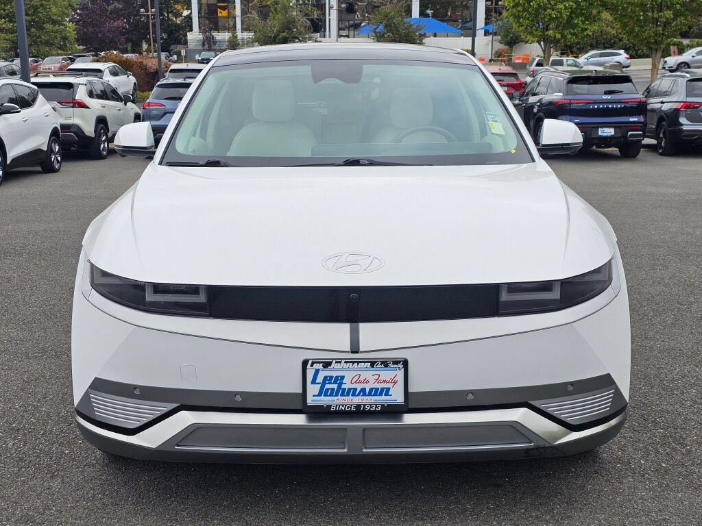 Used 2023 Hyundai Ioniq 5 Limited AWD/4WD image 2