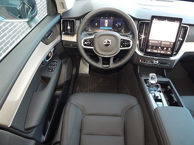 New 2026 Volvo XC90 B6 Plus w/ Protection Package image 5