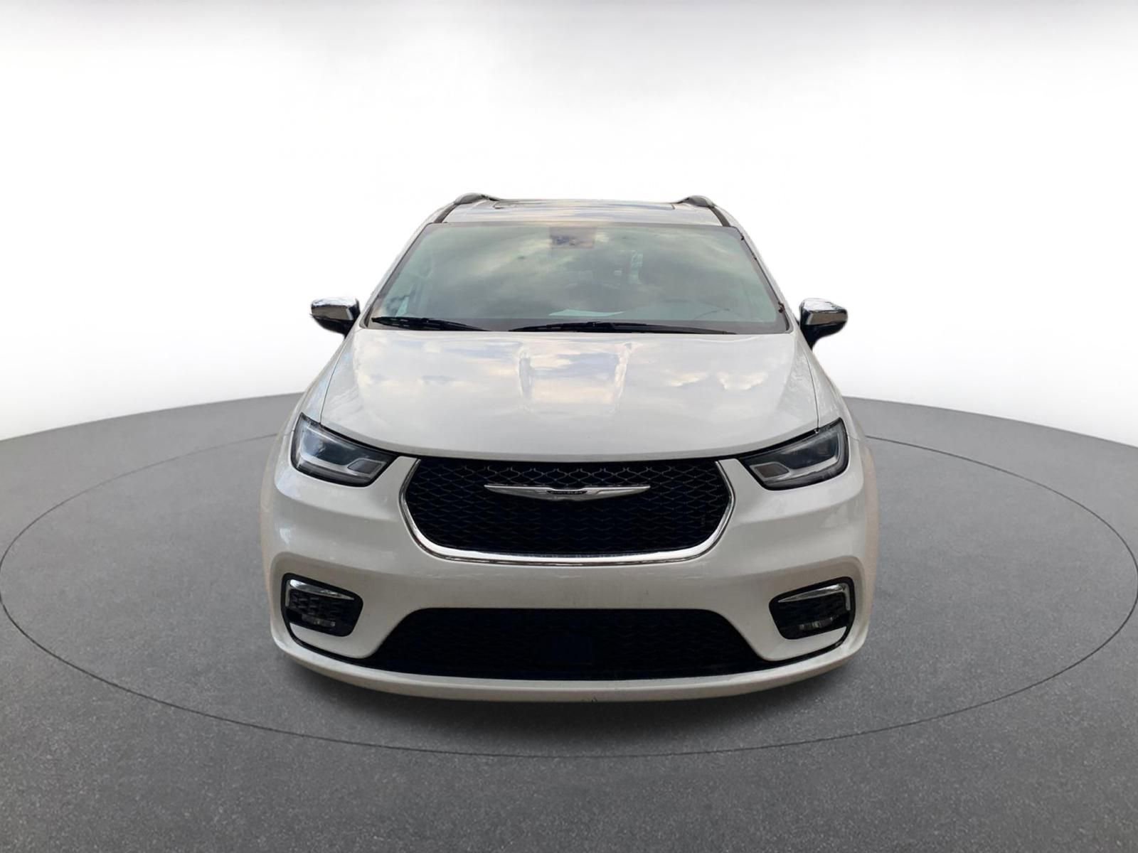 Used 2023 Chrysler Pacifica Limited video 2