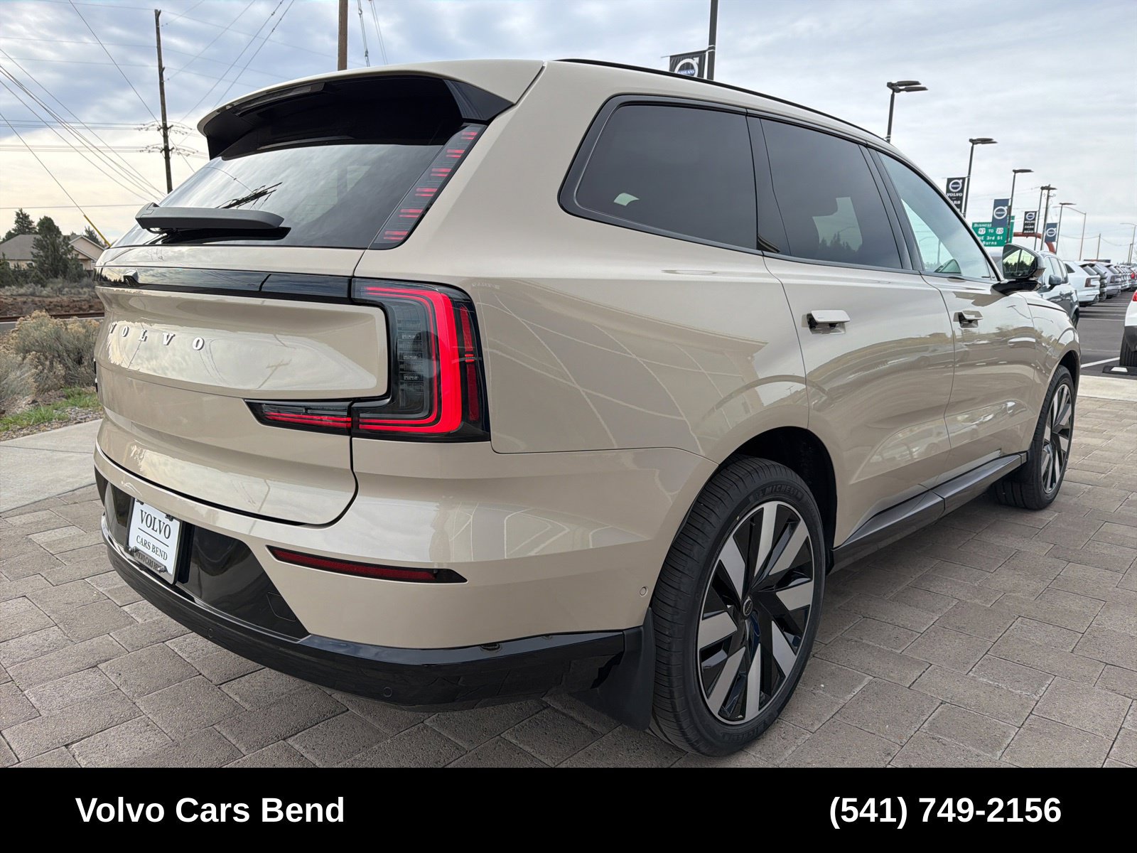 New 2025 Volvo EX90 Plus w/ Protection Package Premier AWD/4WD image 7