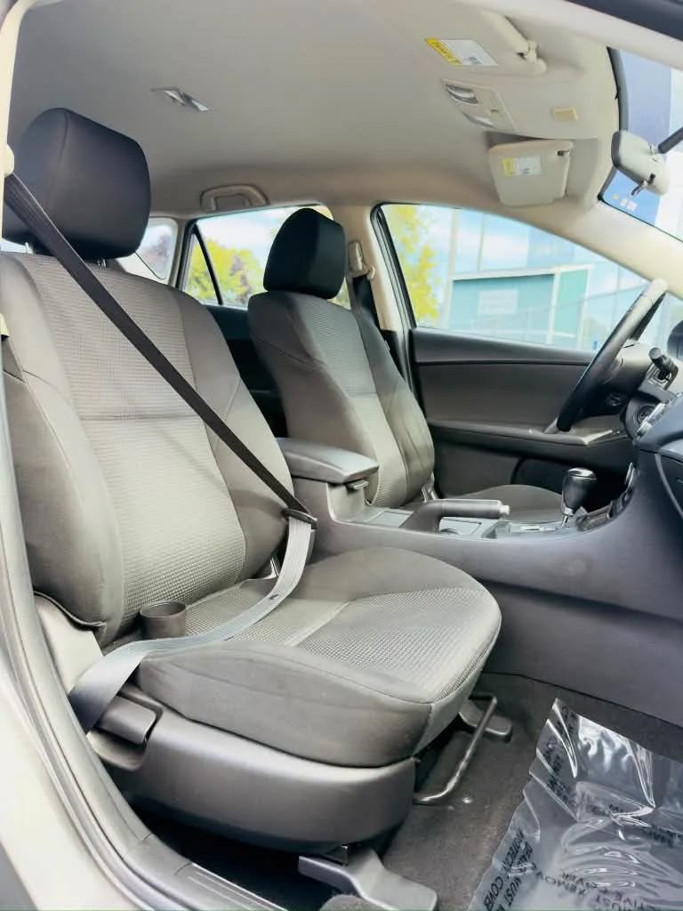 Used 2013 MAZDA MAZDA3 i Touring FWD image 11