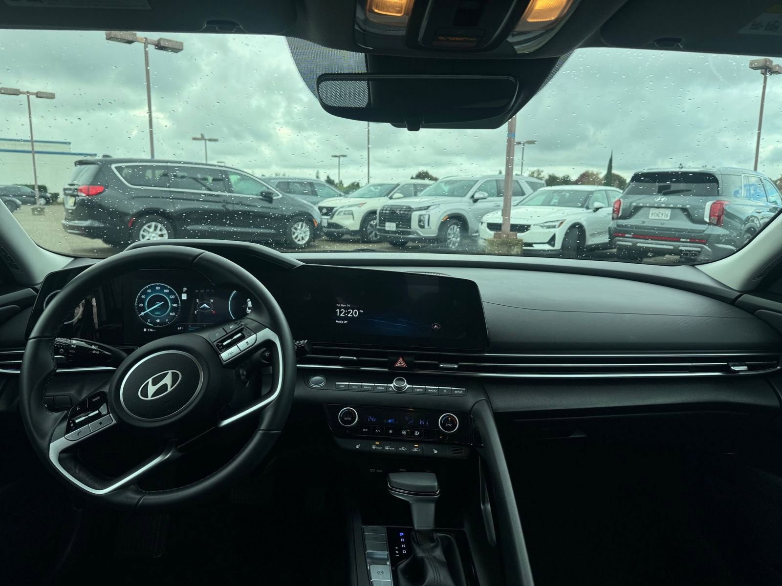 Used 2025 Hyundai Elantra SEL image 33