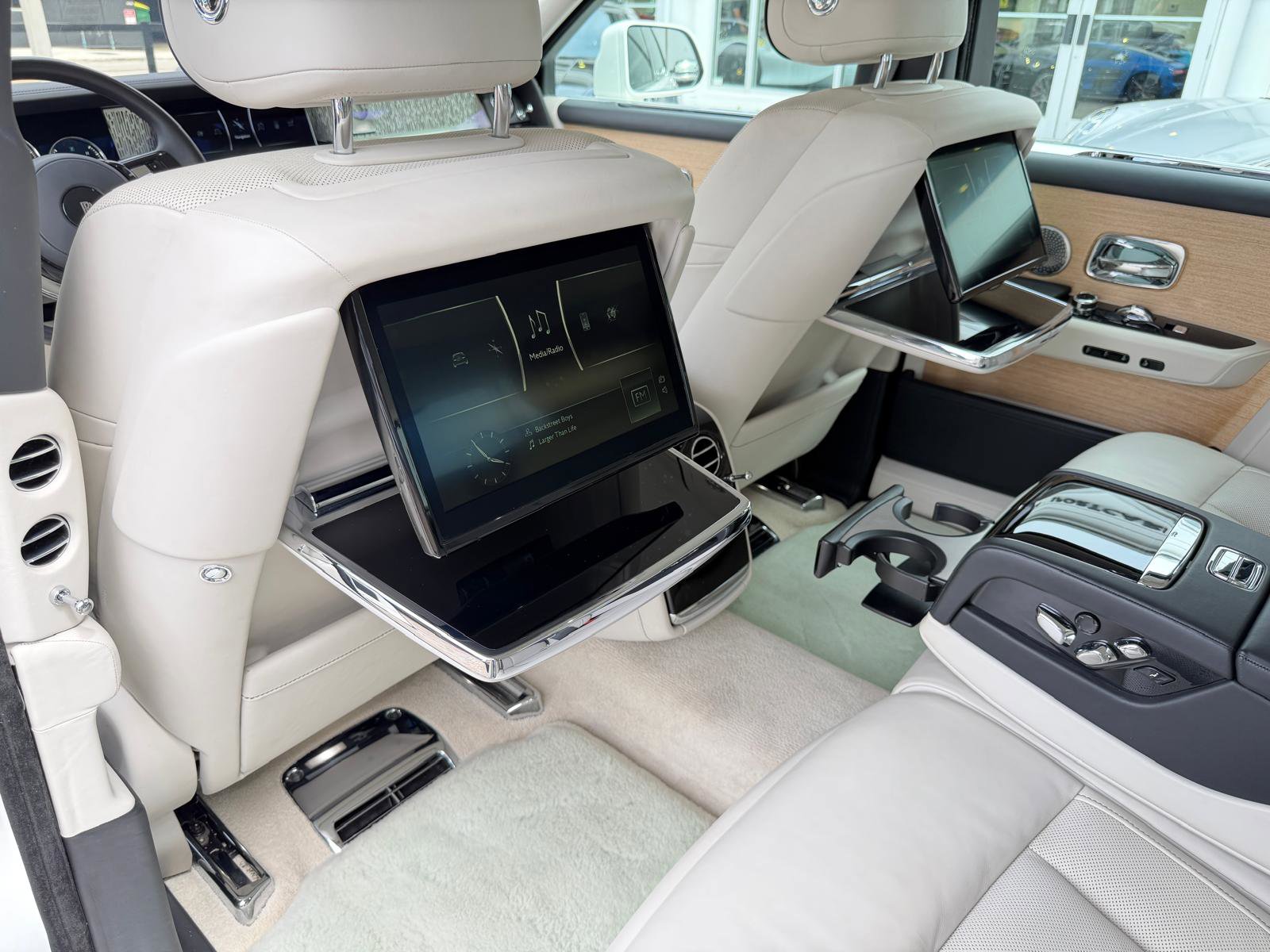 Used 2019 Rolls-Royce Phantom Sedan RWD image 55