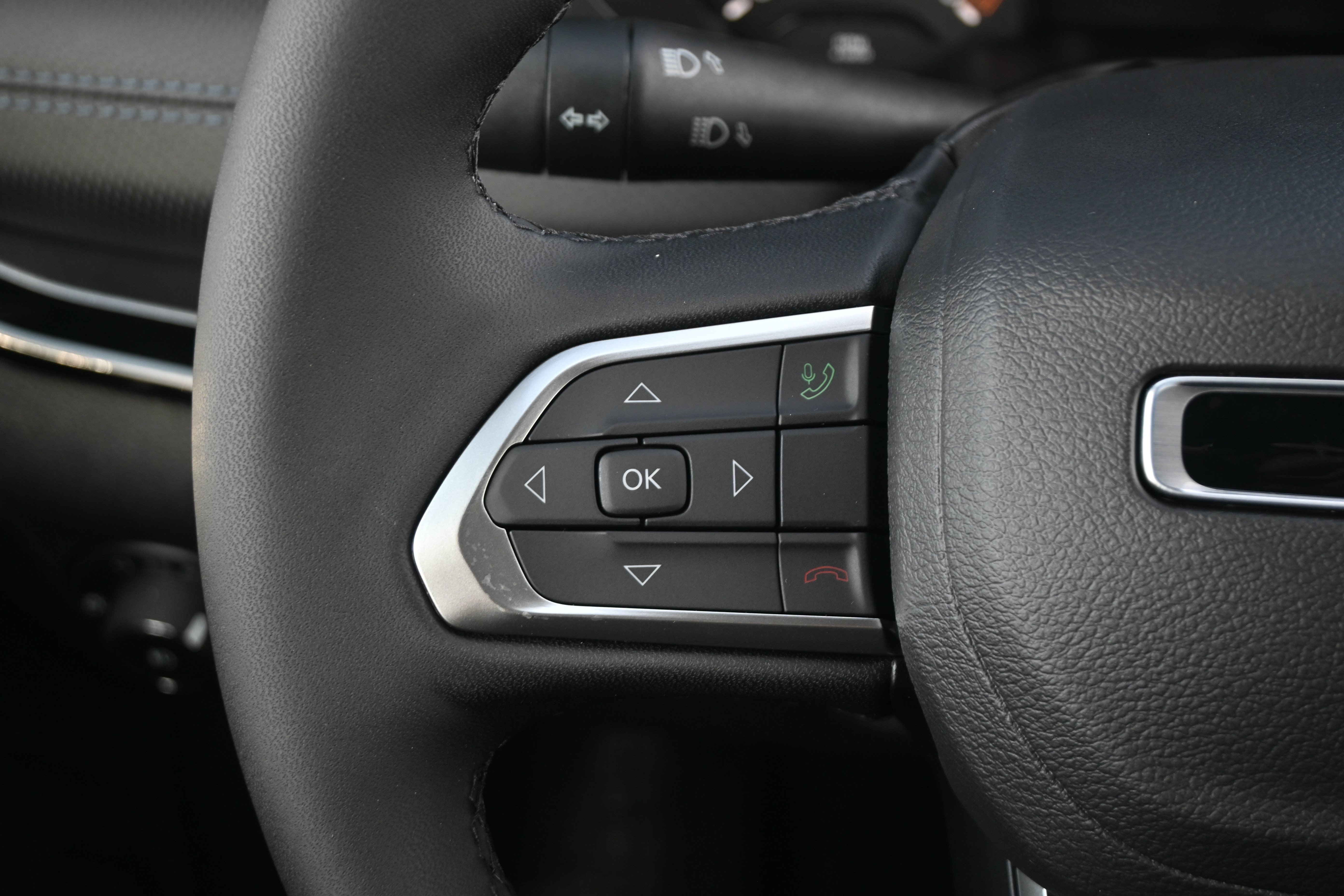 New 2026 Jeep Compass Latitude AWD/4WD image 18