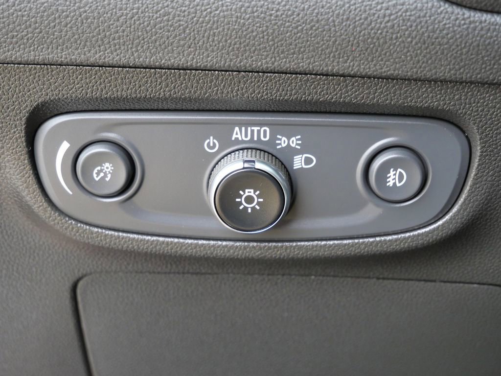 Used 2023 Buick Encore GX Preferred w/ Cold Weather Comfort Package FWD image 35