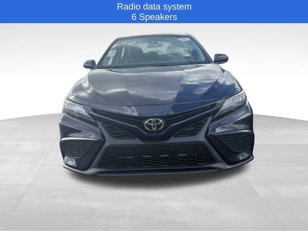 Used 2021 Toyota Camry SE image 2
