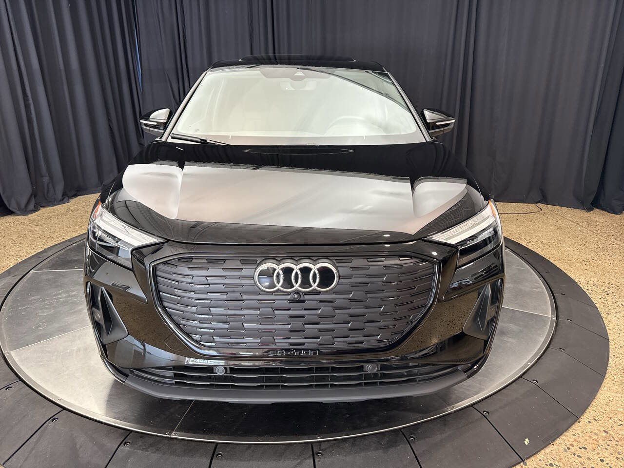 Used 2024 Audi Q4 e-tron Premium w/ Convenience Package image 13