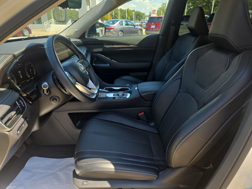 Used 2023 INFINITI QX60 Sensory w/ Vision Package image 16