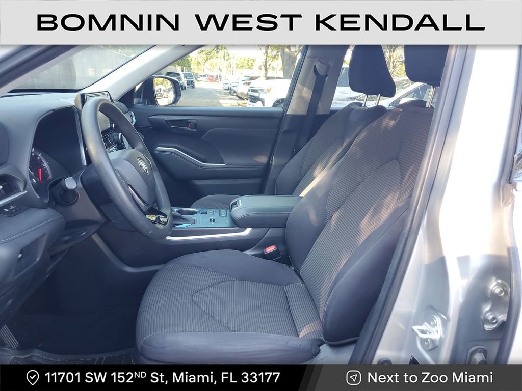 Used 2020 Toyota Highlander L image 22