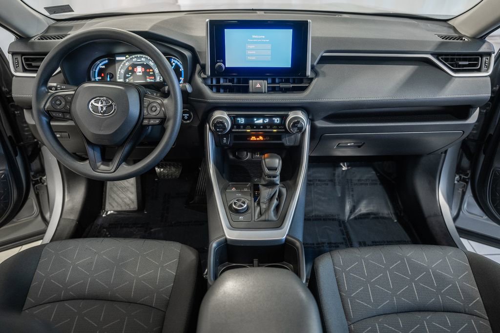 Used 2025 Toyota RAV4 XLE AWD/4WD image 18
