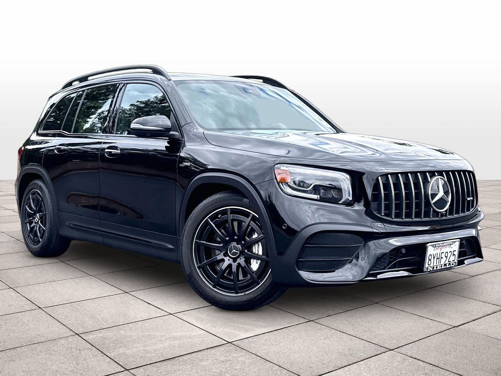 Used 2021 Mercedes-Benz GLB 35 AMG 4MATIC image 2