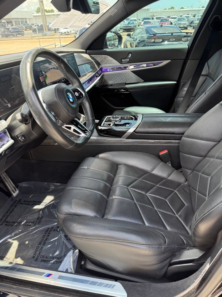 Used 2023 BMW 760i xDrive AWD/4WD image 12
