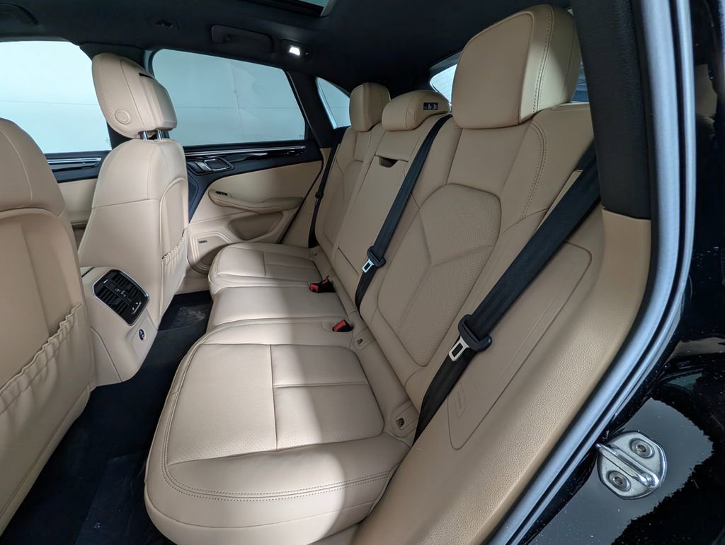 New 2026 Porsche Macan AWD/4WD image 24