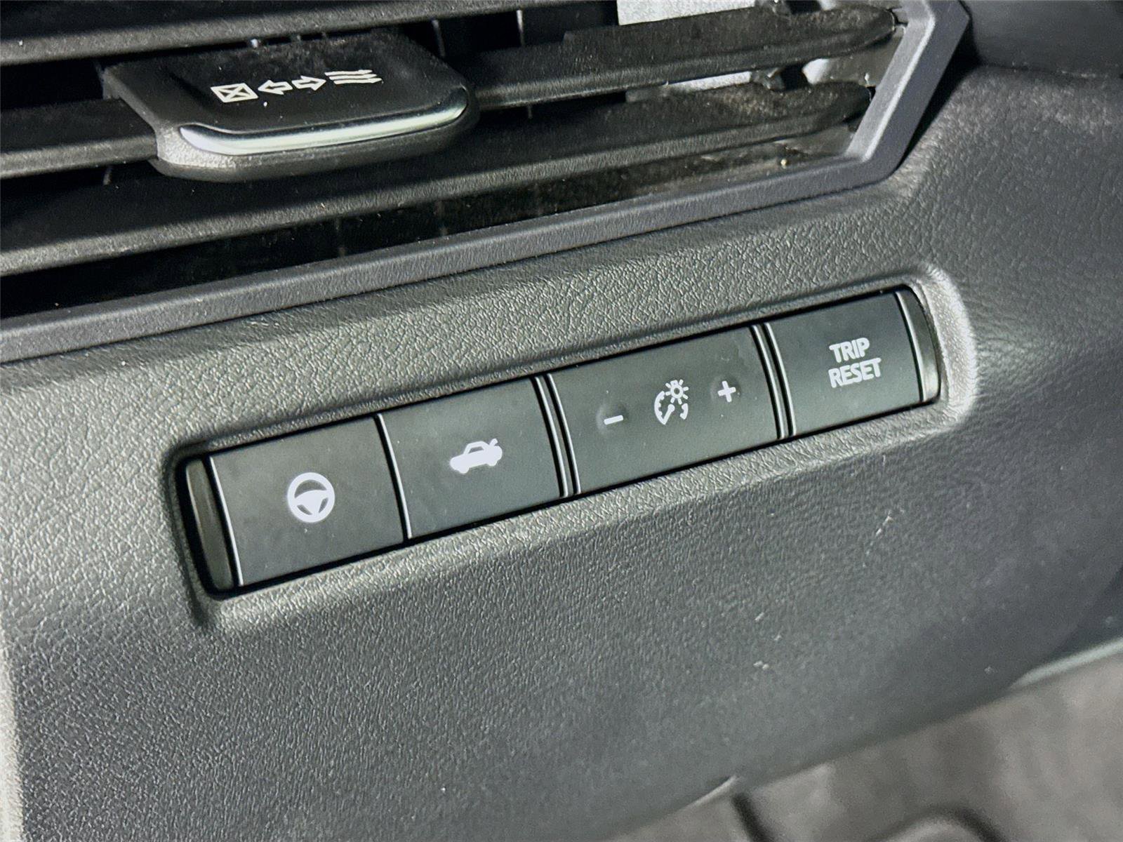 Used 2020 Nissan Altima 2.5 SV image 12