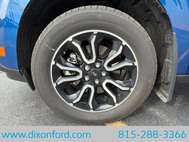 Used 2023 Ford Maverick Lariat w/ Lariat Luxury Package FWD image 28