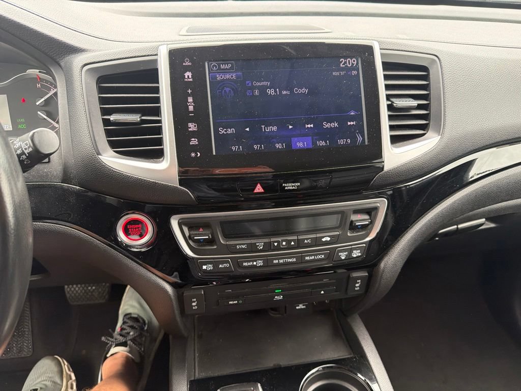 Used 2017 Honda Pilot Touring image 11