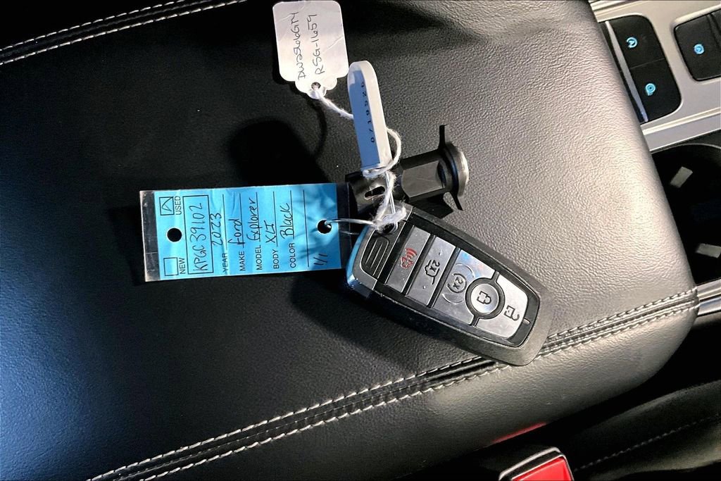 Used 2023 Ford Explorer XLT w/ Equipment Group 202A image 13