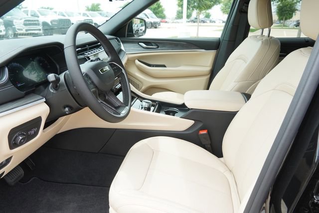 New 2025 Jeep Grand Cherokee L Limited w/ Luxury Tech Group II AWD/4WD image 19