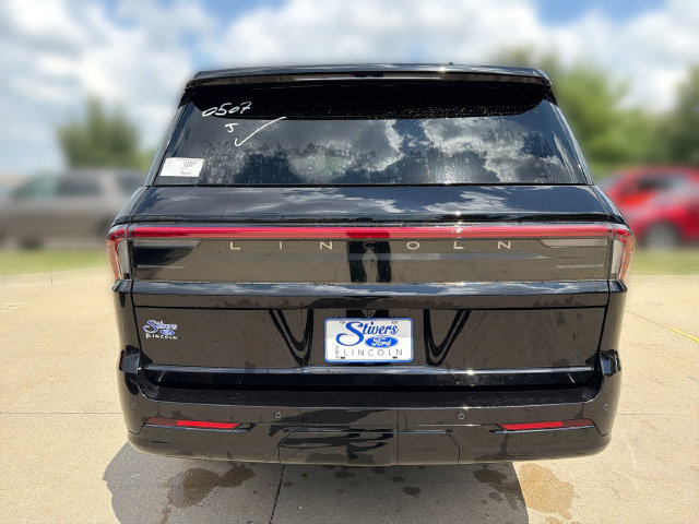 New 2026 Lincoln Navigator Reserve w/ Jet Appearance Package AWD/4WD image 7