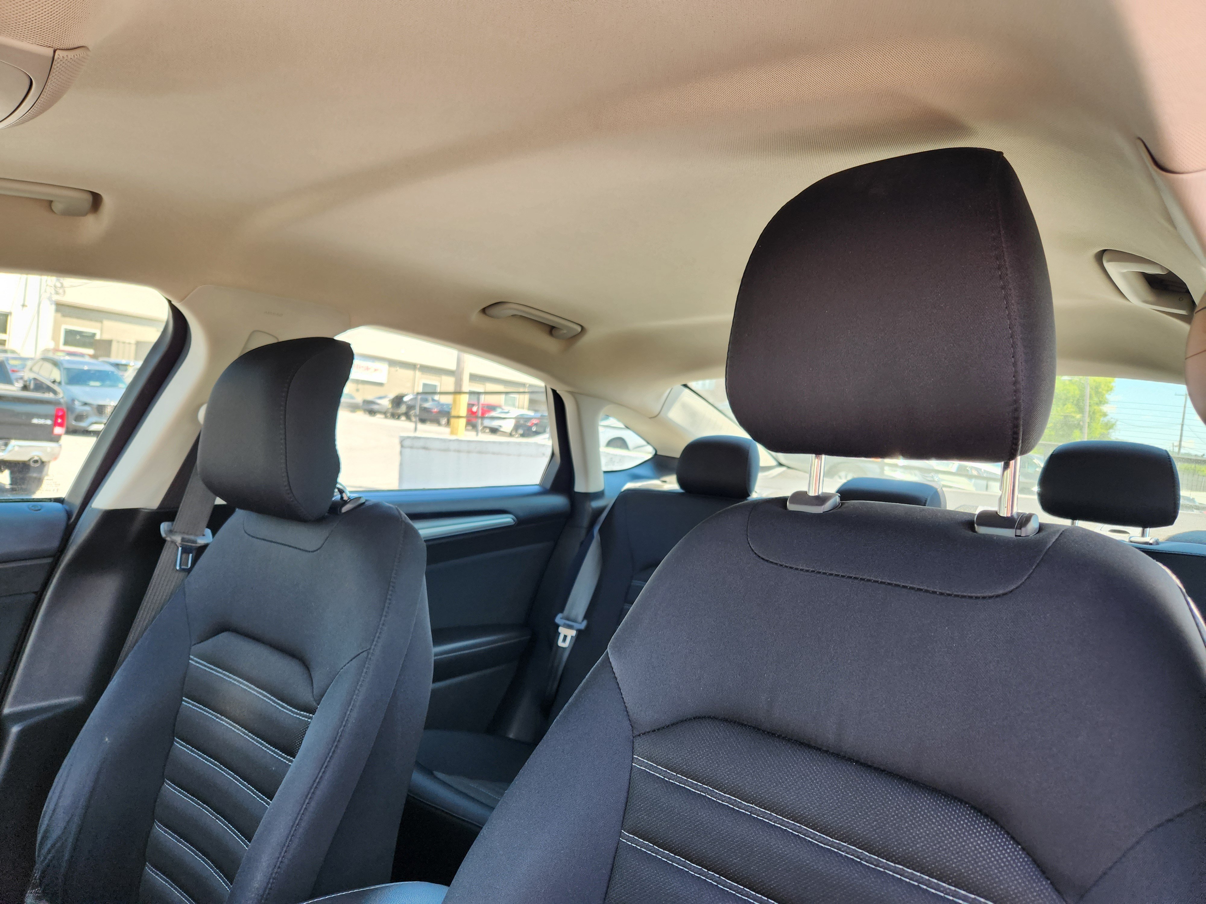 Used 2014 Ford Fusion SE FWD image 12