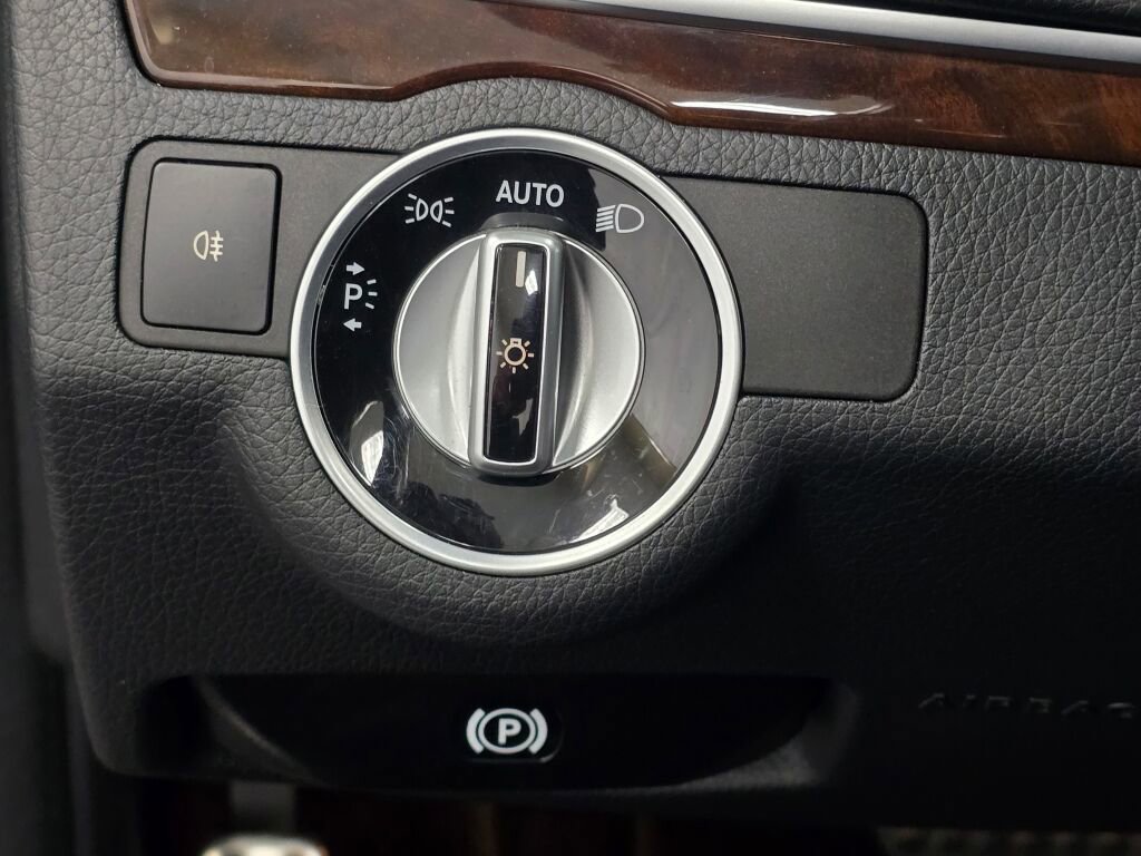 Used 2014 Mercedes-Benz E 350 Cabriolet image 32