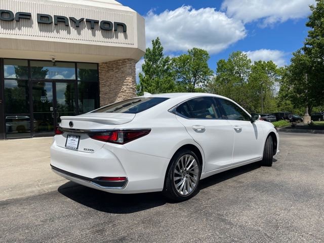 Used 2023 Lexus ES 300h Ultra Luxury w/ Accessory Package (Z1) FWD image 3