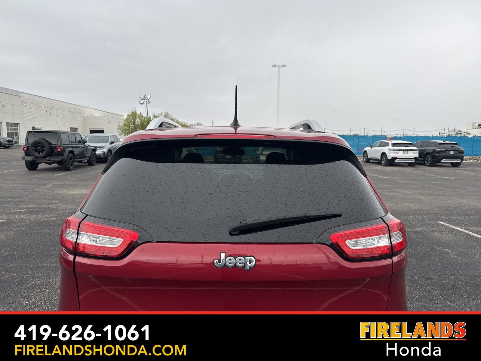 Used 2014 Jeep Cherokee Latitude AWD/4WD image 5