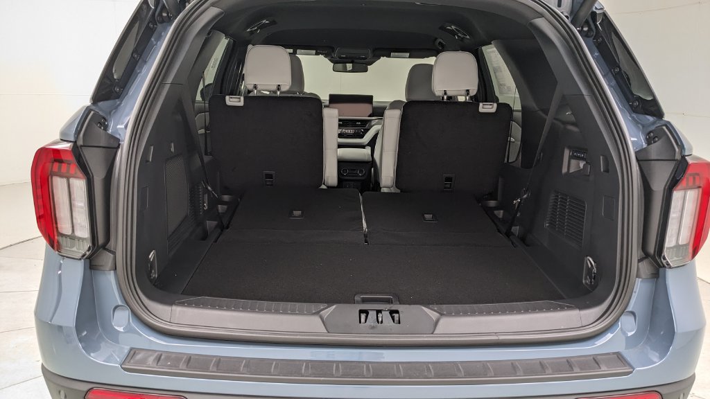 New 2027 Ford Explorer Platinum w/ LUX Leather Package AWD/4WD image 9