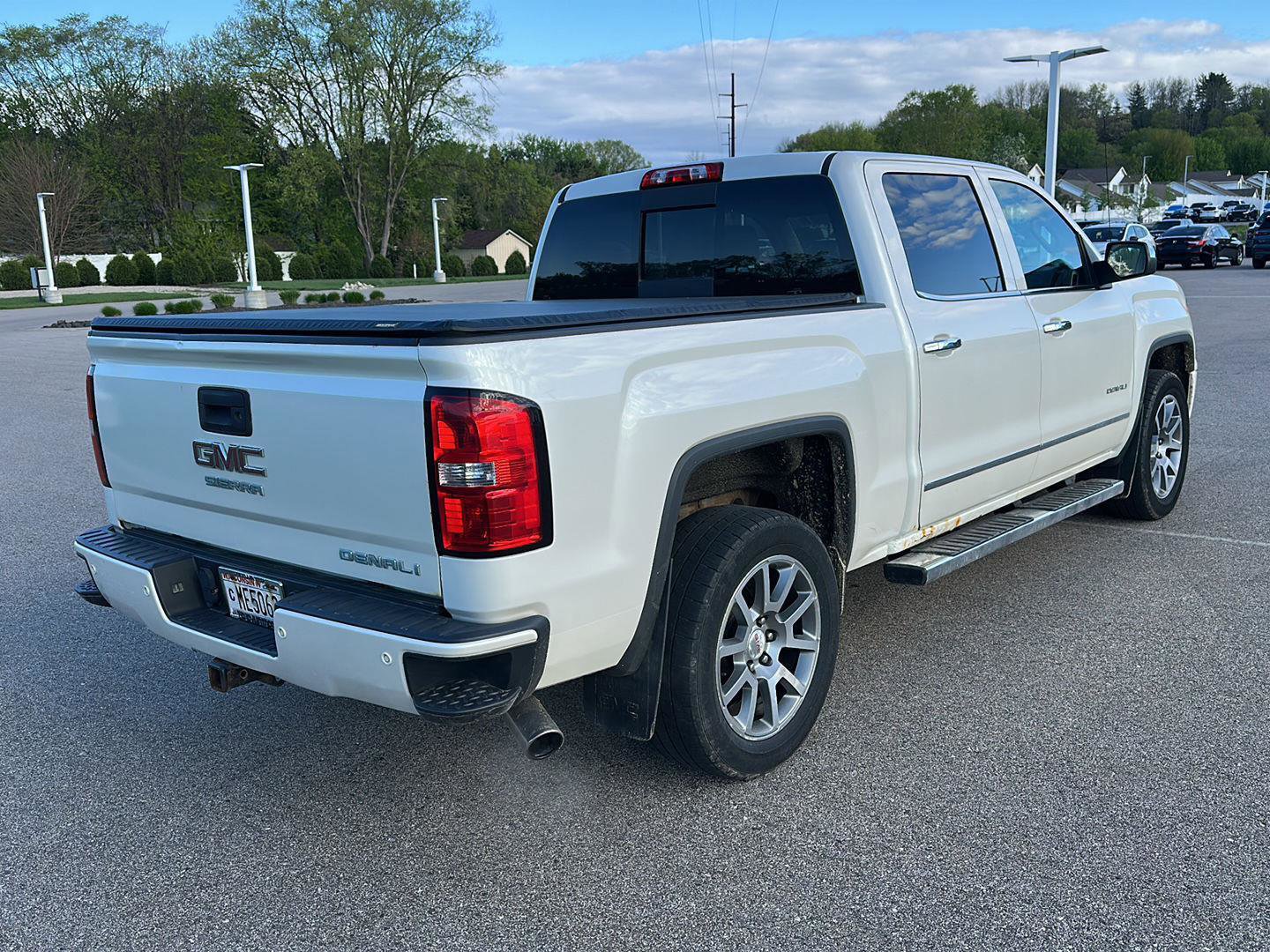 Used 2015 GMC Sierra 1500 Denali w/ Driver Alert Package AWD/4WD image 3