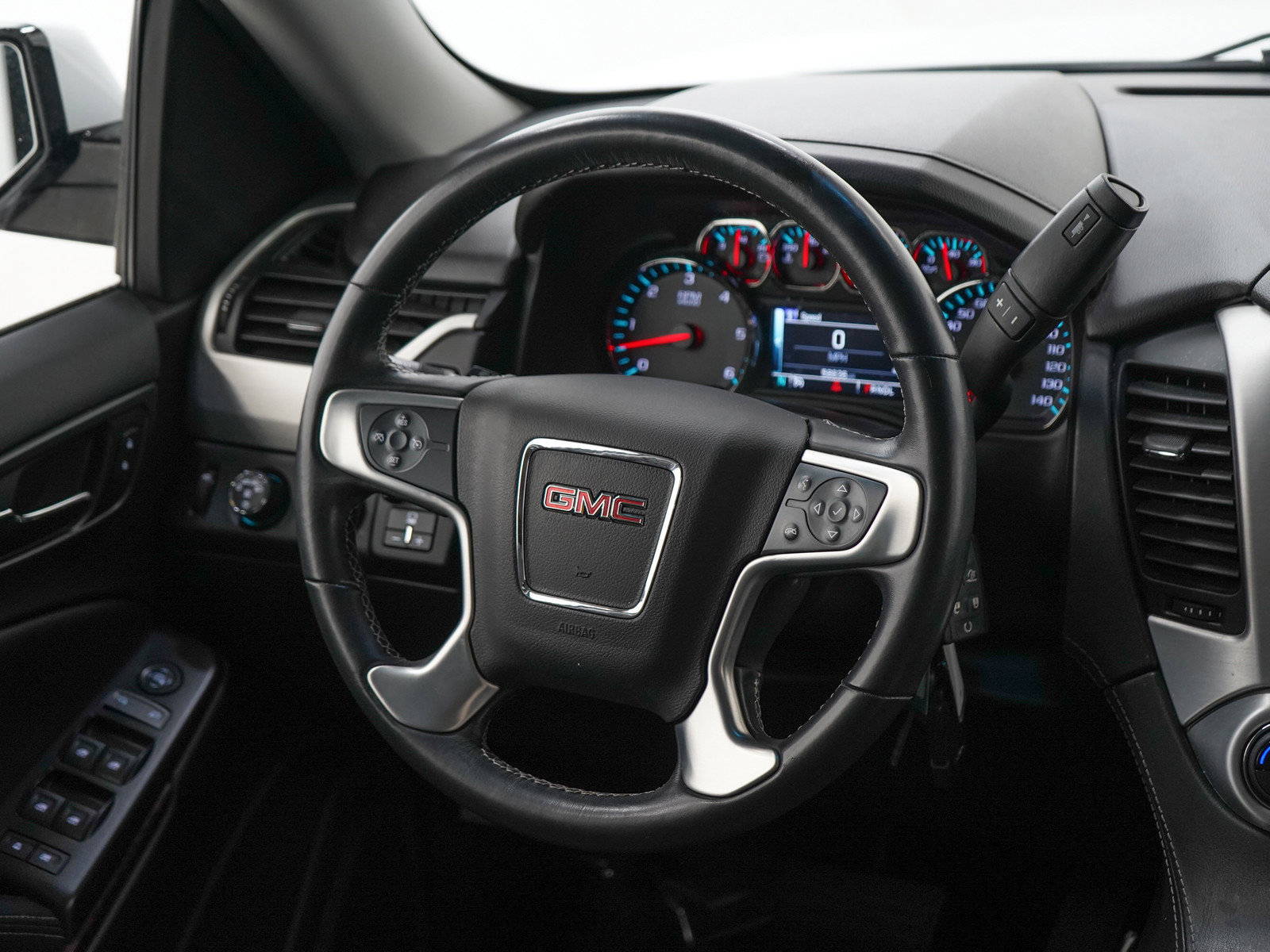 Used 2019 GMC Yukon SLE w/ SLE Value Package AWD/4WD image 14