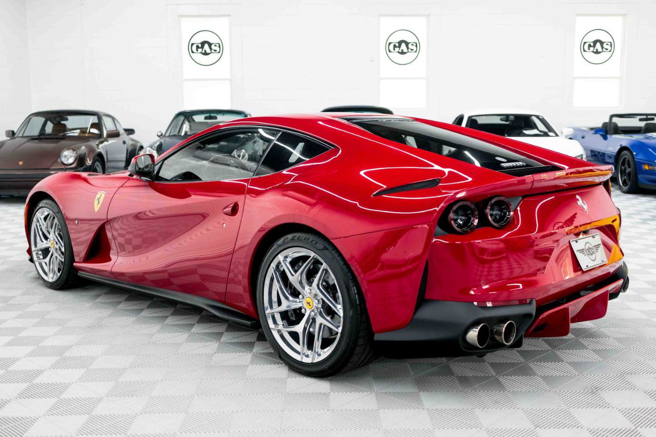 Used 2018 Ferrari 812 Superfast RWD image 10