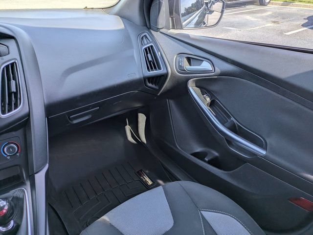 Used 2018 Ford Focus ST FWD image 18
