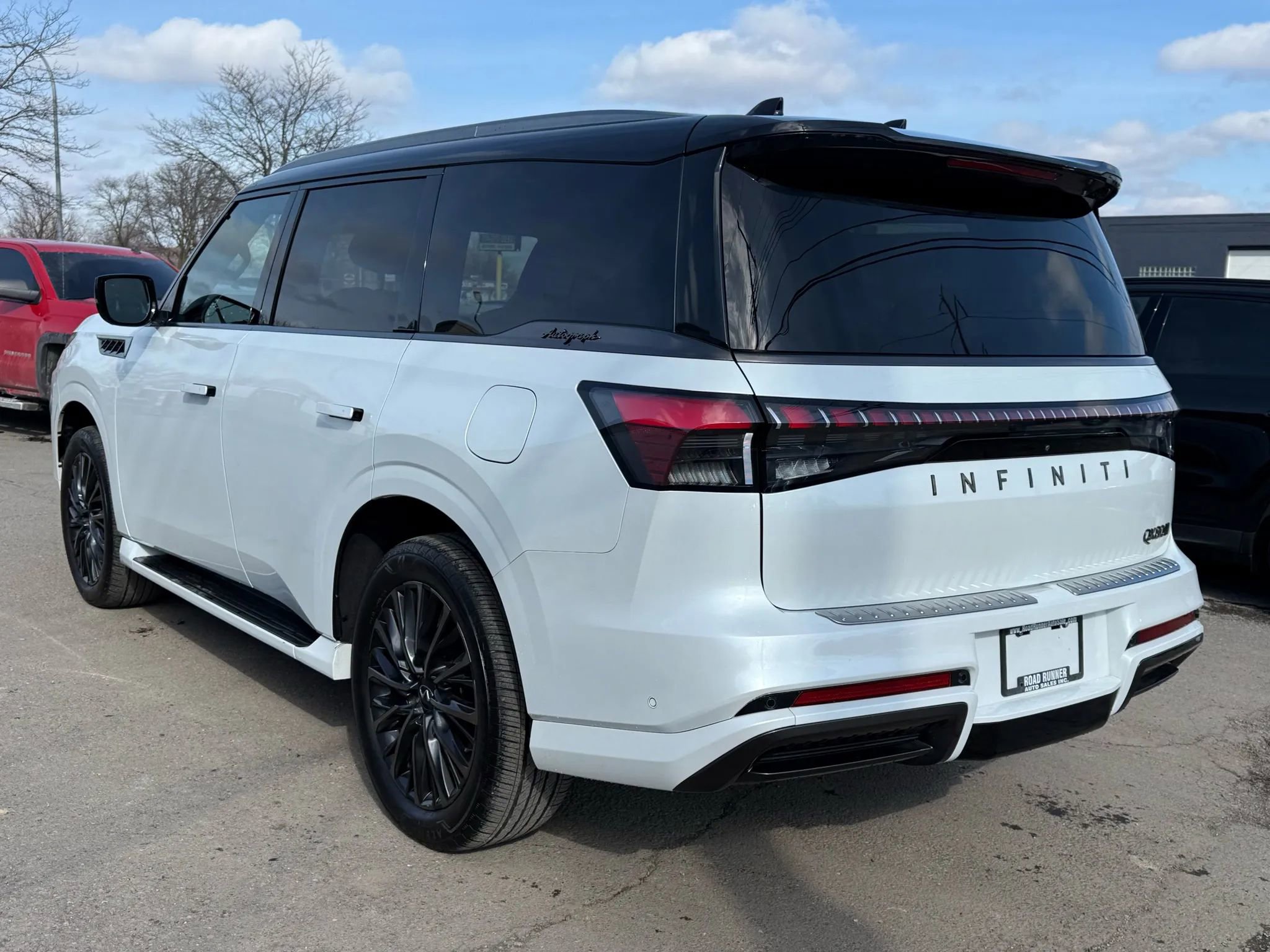 Used 2025 INFINITI QX80 Autograph image 6