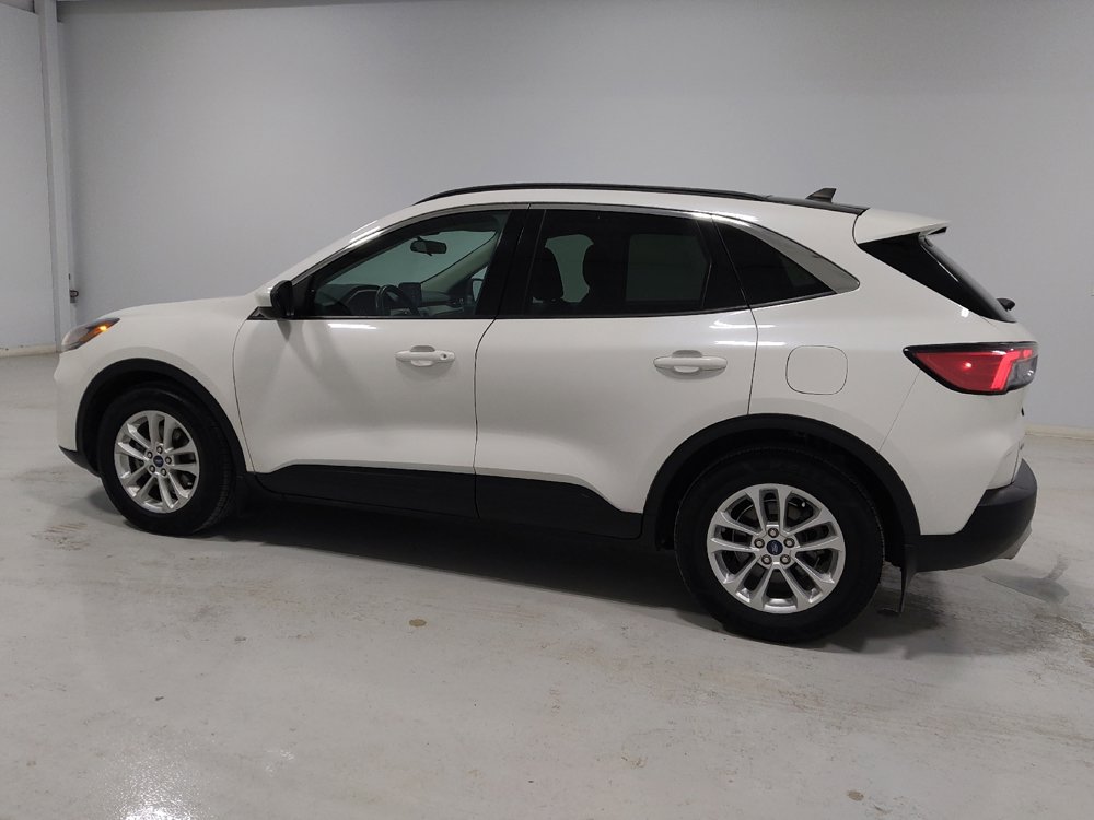 Used 2021 Ford Escape SE image 3