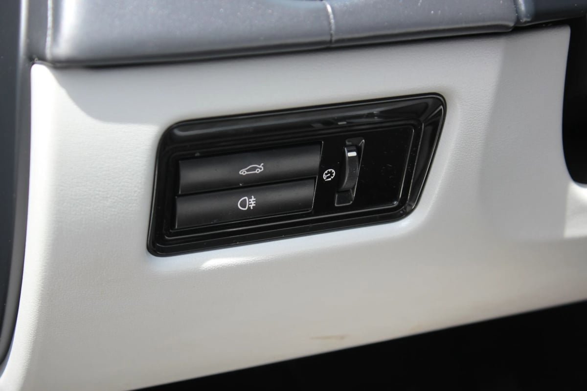 Used 2013 Jaguar XJ AWD image 12