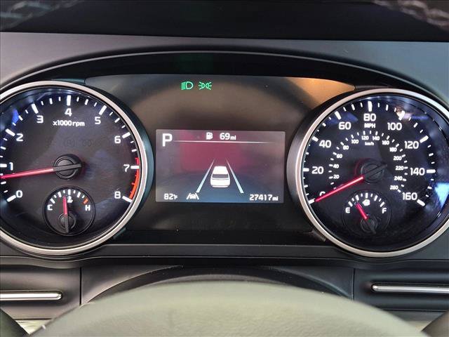 Used 2024 Kia Carnival LX FWD image 11