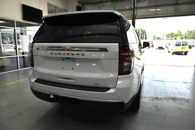 Used 2021 Chevrolet Suburban LT w/ Luxury Package AWD/4WD image 5
