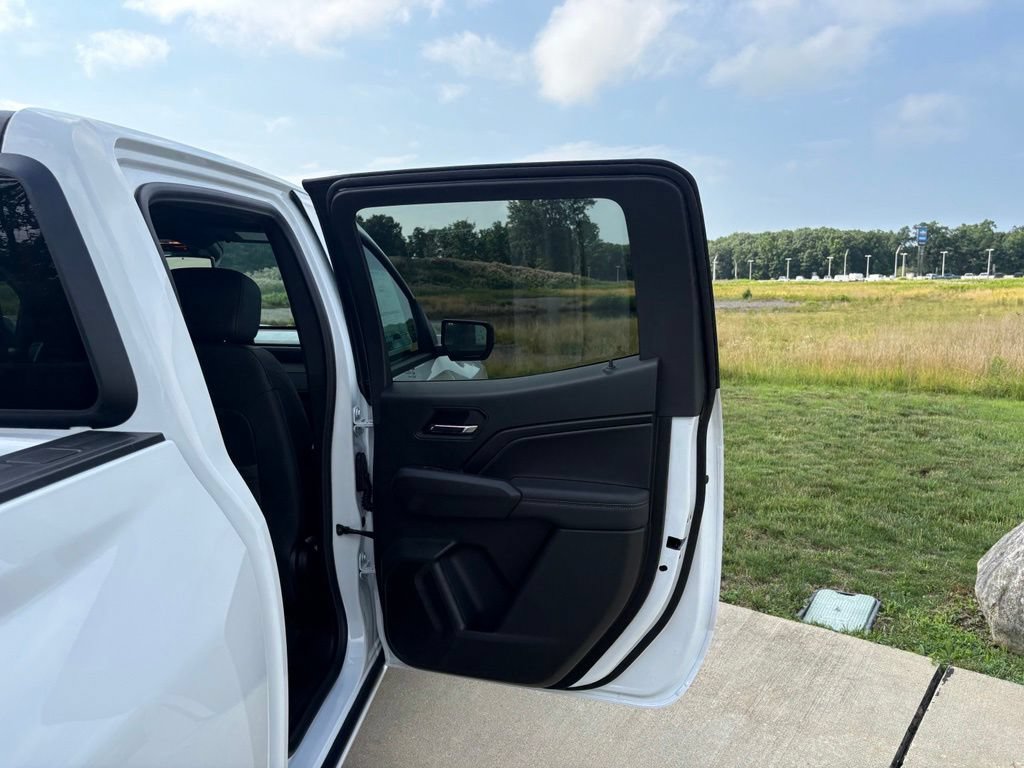 New 2026 Chevrolet Colorado LT w/ LT Convenience Package AWD/4WD image 40