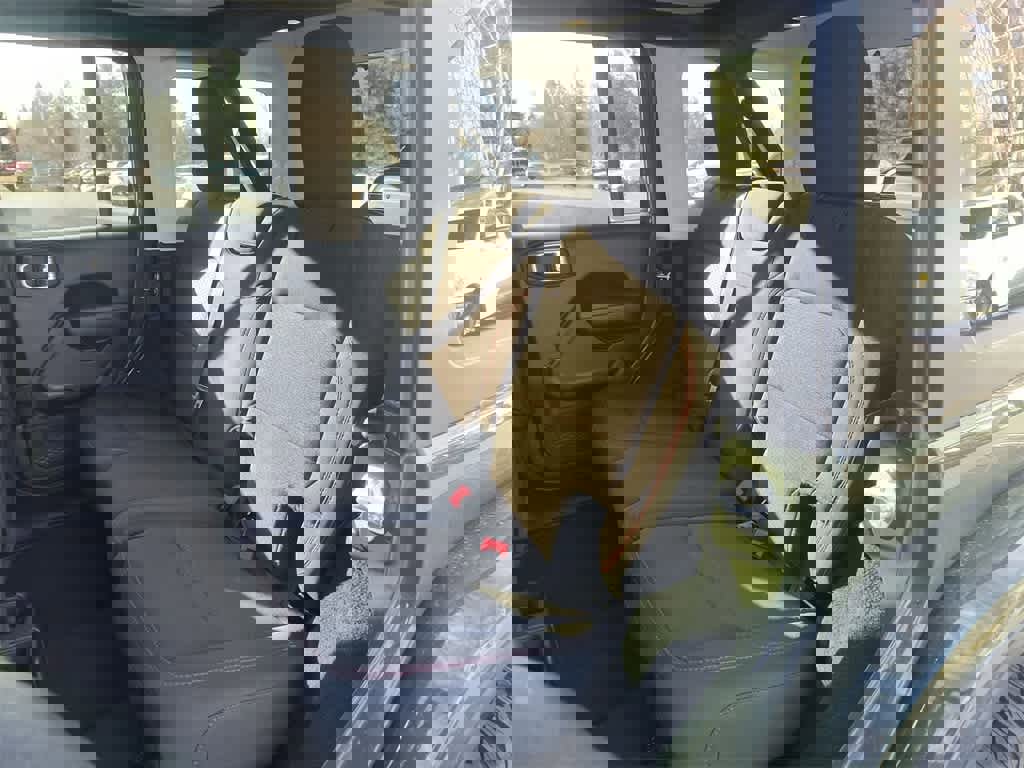 Used 2023 Jeep Wrangler Unlimited Rubicon w/ Cold Weather Group image 22