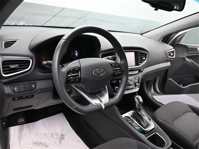Used 2019 Hyundai Ioniq Plug-In Hybrid image 13