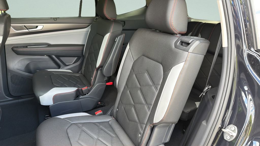 New 2026 Volkswagen Atlas Peak Edition AWD/4WD image 21