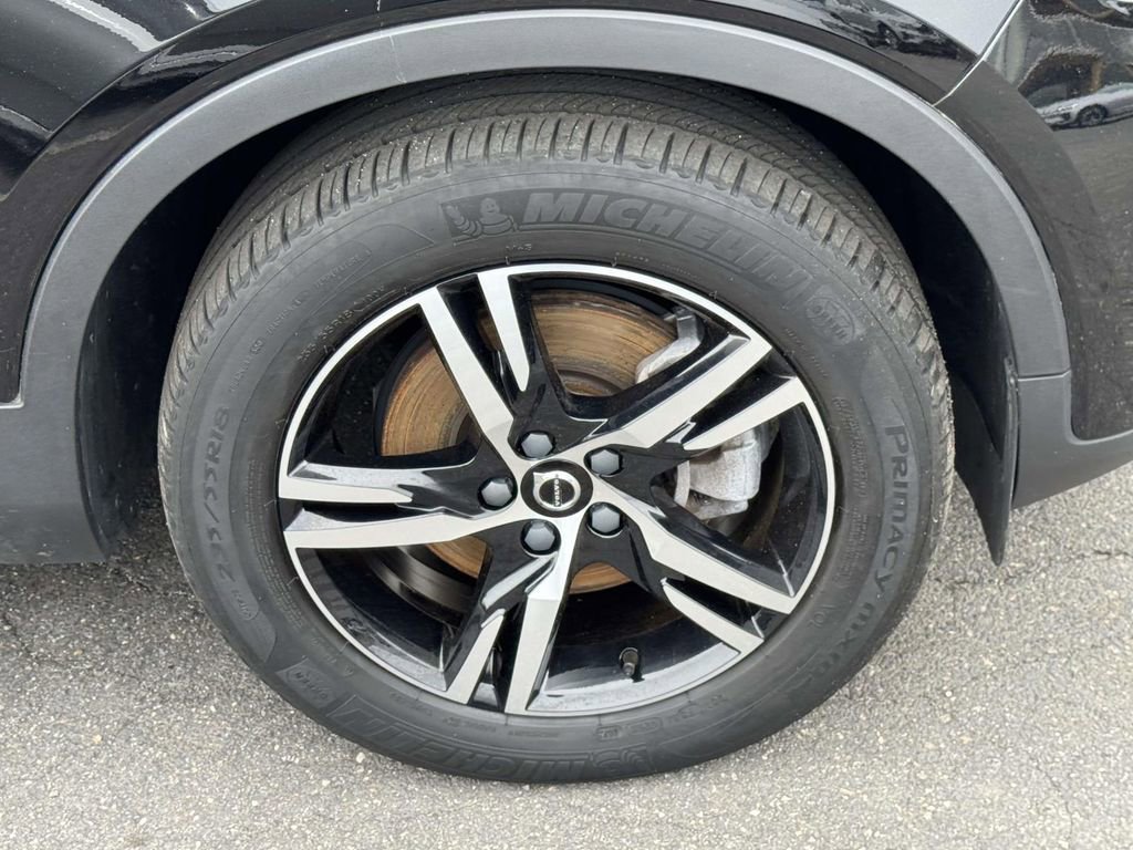 Used 2023 Volvo XC40 B5 Plus w/ Protection Package AWD/4WD image 6