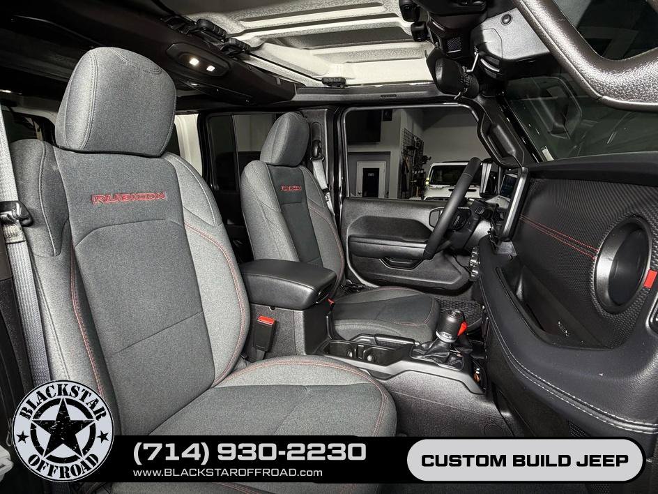 Used 2025 Jeep Wrangler Unlimited Rubicon AWD/4WD image 15