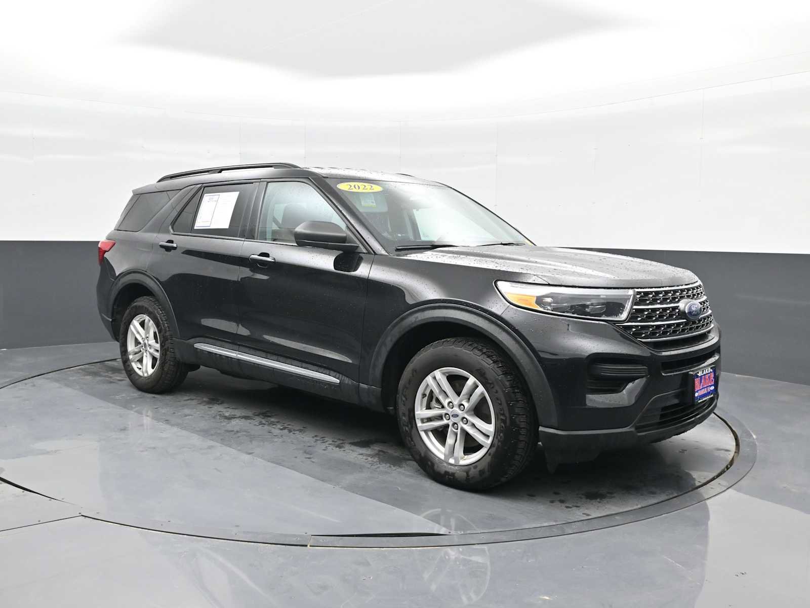 Used 2022 Ford Explorer XLT image 1